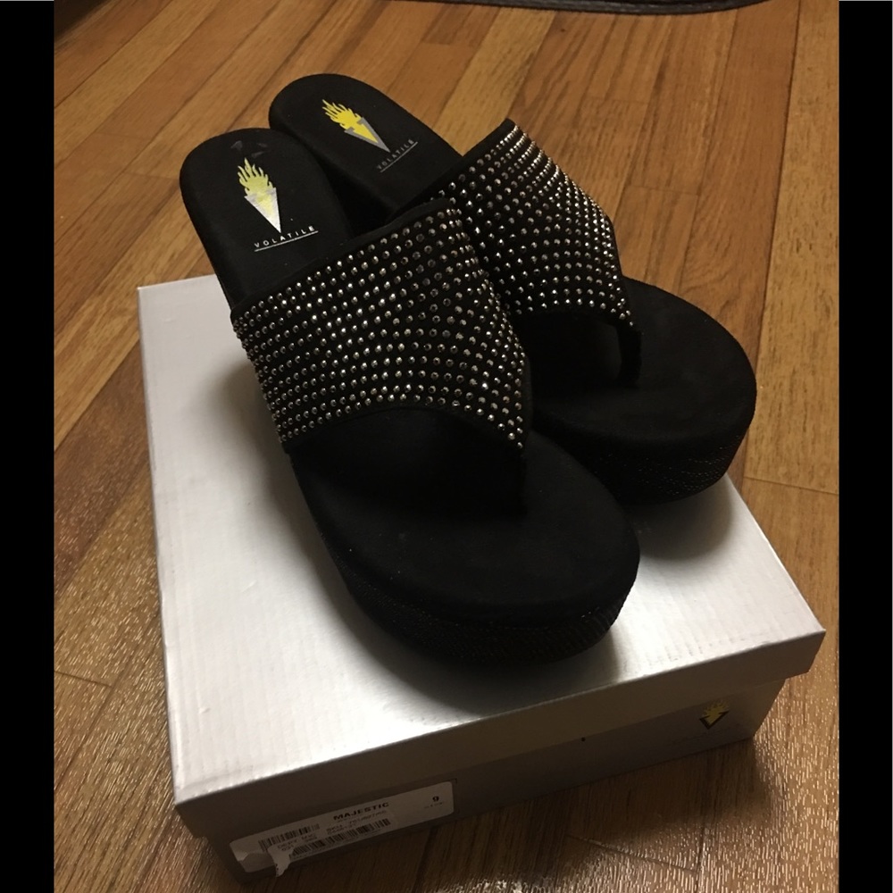 ✨FINAL PRICE DROP✨New Volatile Majestic Sandals